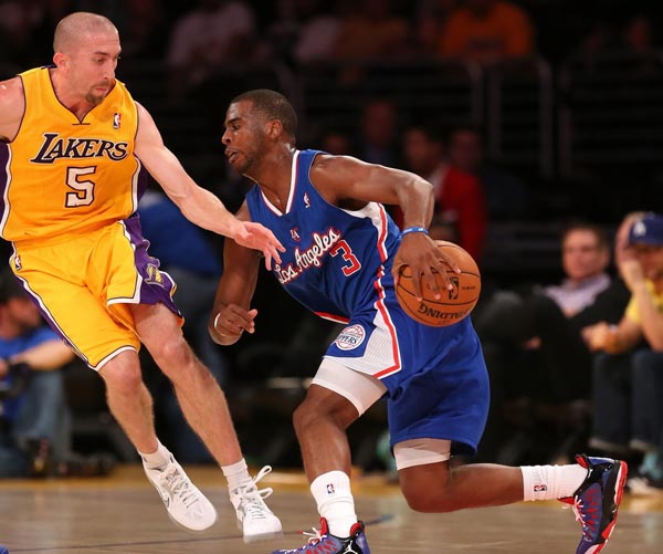 他通过一系 他通过一系