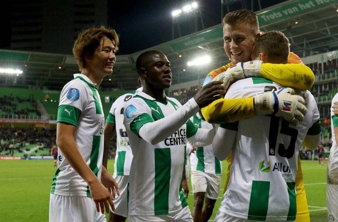 体与球迷的 体与球迷的