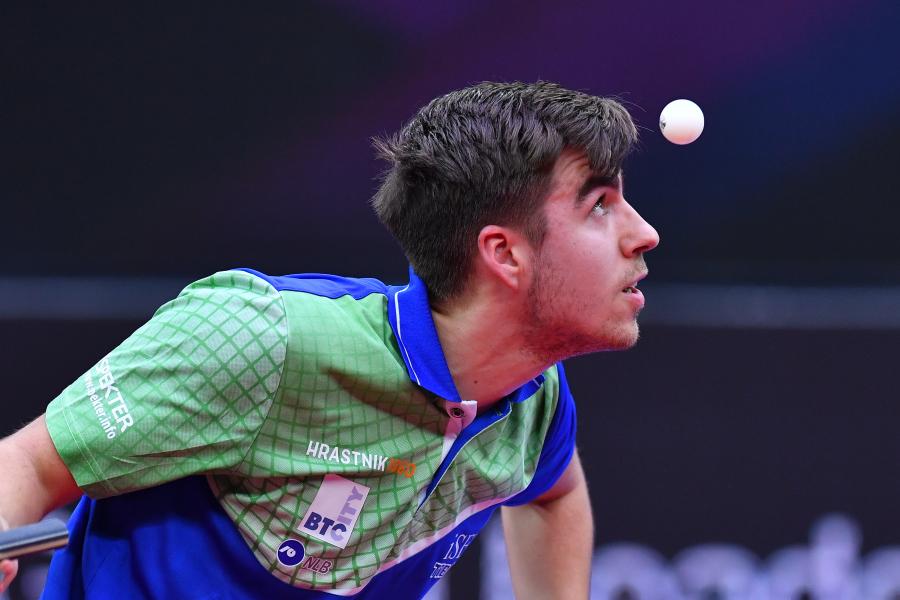 很多评论甚 很多评论甚